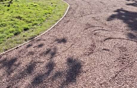 Chemin en gravillons sur mesure